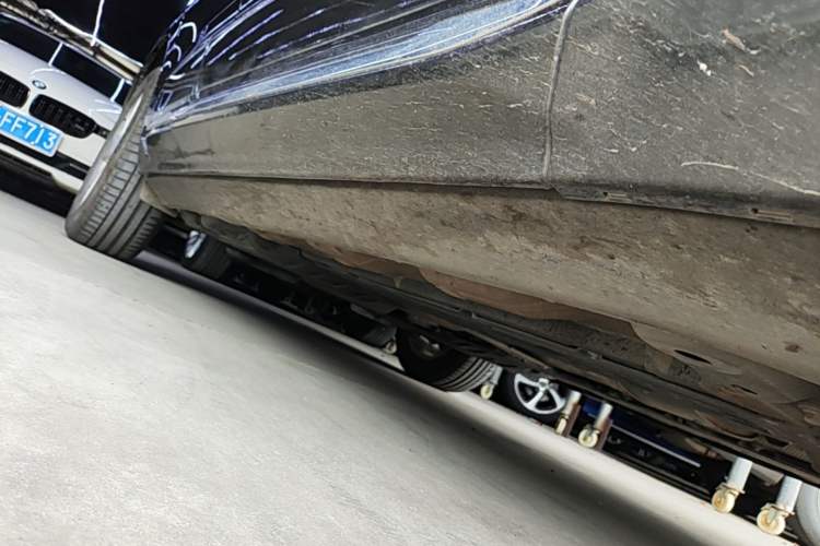 Used Volvo XC60 2022 B5 4x4 Zhiyi Luxury Edition Right Side Sill