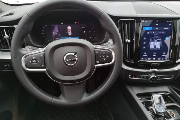 Used Volvo XC60 2022 B5 4x4 Zhiyi Luxury Edition Steering Wheel