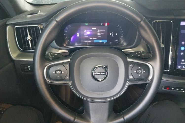 Used Volvo XC60 2022 B5 4x4 Zhiyi Luxury Edition Steering Wheel