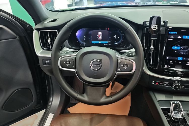 Used Volvo XC60 2022 B5 4x4 Zhiyi Luxury Edition Steering Wheel