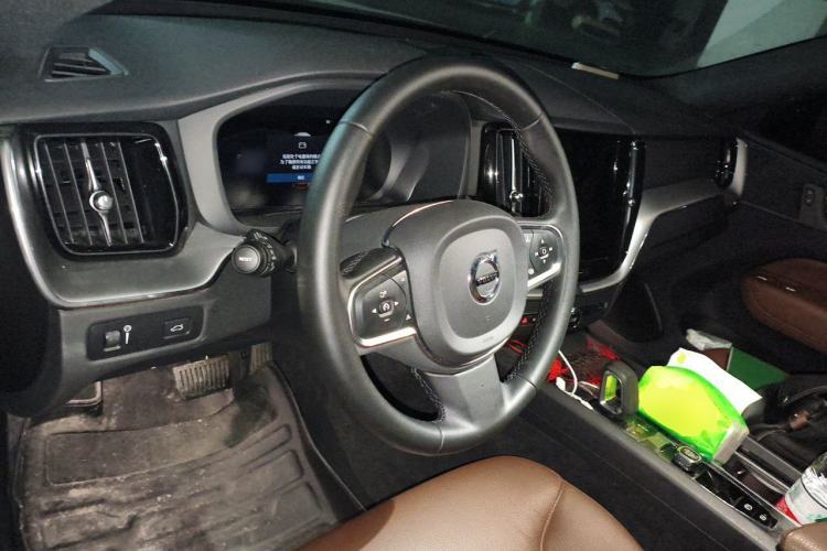 Used Volvo XC60 2022 B5 4x4 Zhiyi Luxury Edition Steering Wheel