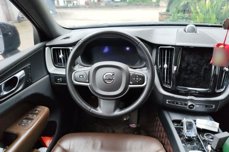 Used Volvo XC60 2022 B5 4x4 Zhiyi Luxury Edition Steering Wheel