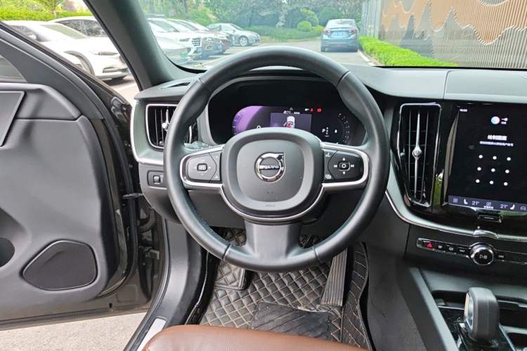 Used Volvo XC60 2022 B5 4x4 Zhiyi Luxury Edition Steering Wheel