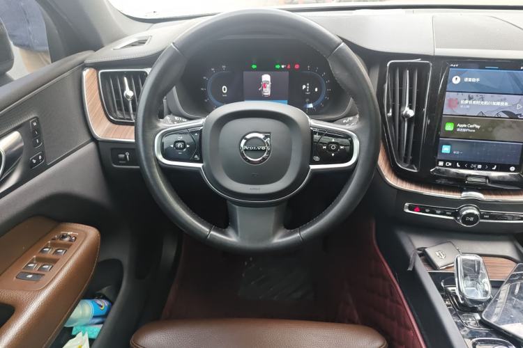 Used Volvo XC60 2022 B5 4x4 Smart Luxury Edition Steering Wheel