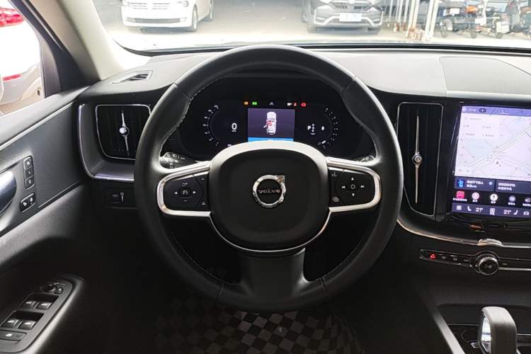 Used Volvo XC60 2022 B5 4x4 Zhiyi Luxury Edition Steering Wheel