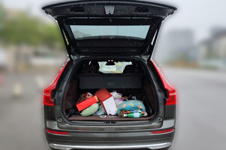 Used Volvo XC60 2022 B5 4x4 Zhiyi Luxury Edition Trunk