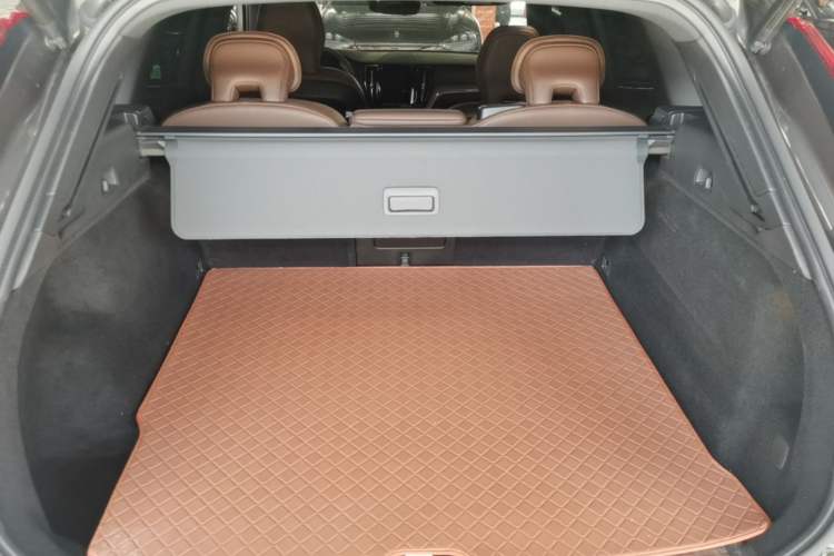 Used Volvo XC60 2022 B5 4x4 Smart Luxury Edition Trunk
