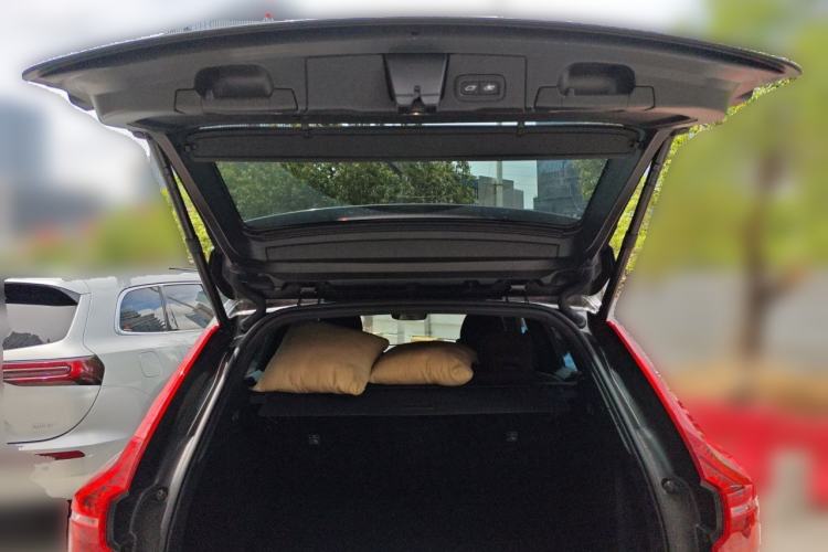 Used Volvo XC60 2022 B5 4x4 Smart Luxury Edition Trunk