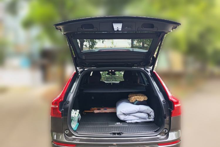 Used Volvo XC60 2022 B5 4x4 Zhiyi Luxury Edition Trunk