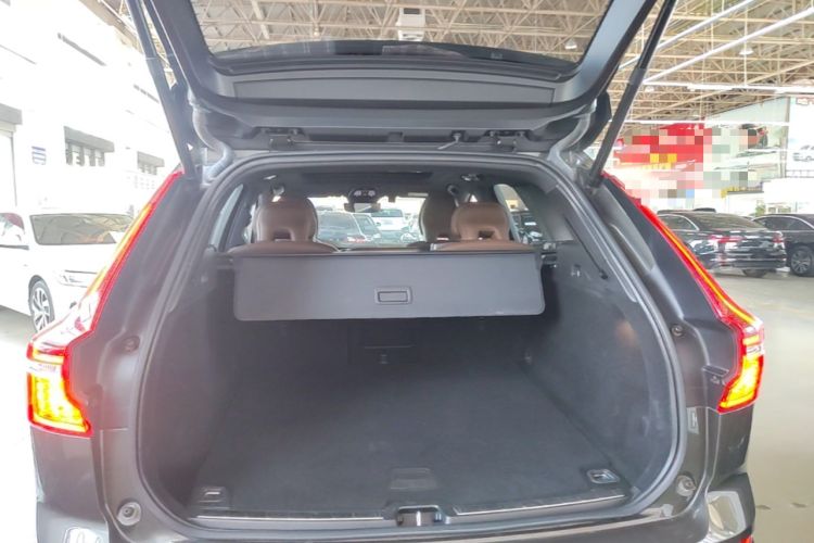 Used Volvo XC60 2022 B5 4x4 Smart Luxury Edition Trunk
