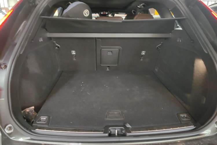 Used Volvo XC60 2022 B5 4x4 Zhiyi Luxury Edition Trunk