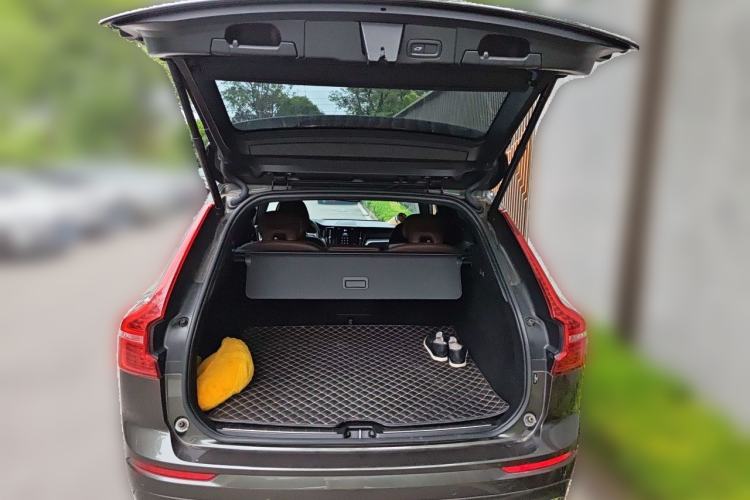 Used Volvo XC60 2022 B5 4x4 Zhiyi Luxury Edition Trunk