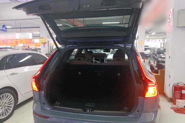 Used Volvo XC60 2022 B5 4x4 Smart Luxury Edition Trunk