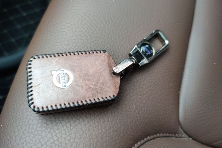 Used Volvo XC60 2022 B5 4x4 Zhiyi Luxury Edition Vehicle Key