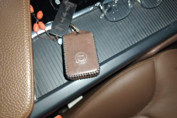 Used Volvo XC60 2022 B5 4x4 Zhiyi Luxury Edition Vehicle Key