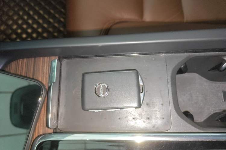 Used Volvo XC60 2022 B5 4x4 Smart Luxury Edition Vehicle Key