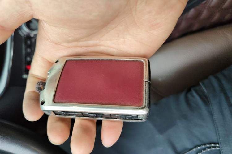 Used Volvo XC60 2022 B5 4x4 Zhiyi Luxury Edition Vehicle Key