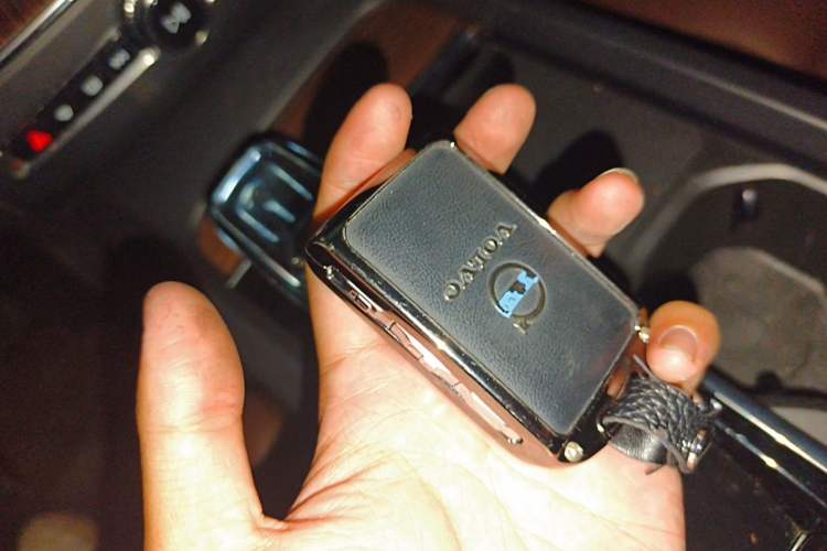 Used Volvo XC60 2022 B5 4x4 Smart Luxury Edition Vehicle Key