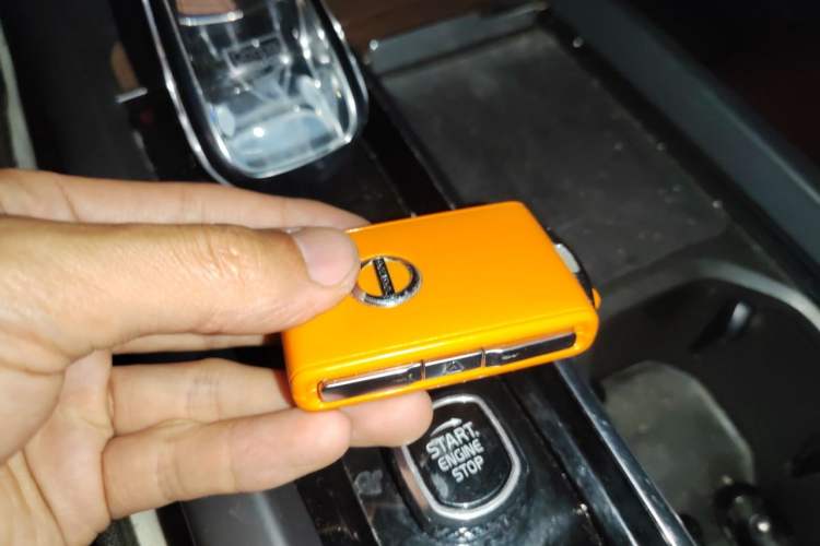Used Volvo XC60 2022 B5 4x4 Smart Luxury Edition Vehicle Key