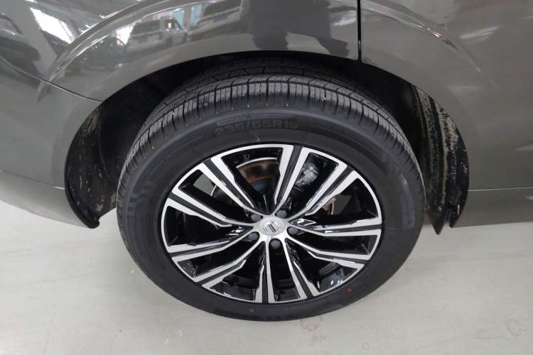 Used Volvo XC60 2022 B5 4x4 Smart Luxury Edition Right Rear Wheel Hub