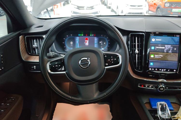 Used Volvo XC60 2022 B5 4x4 Smart Luxury Edition Steering Wheel
