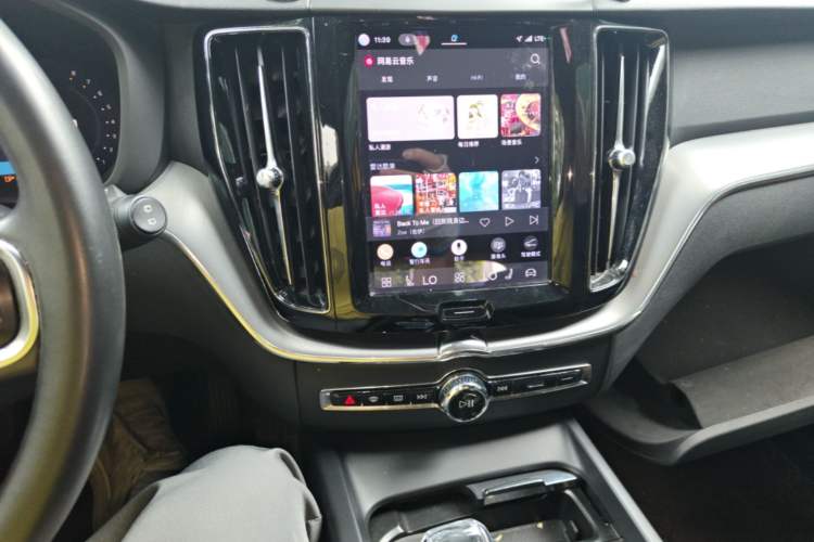 Used Volvo XC60 2022 B5 4x4 Zhiyi Luxury Edition Audio And AC Panel