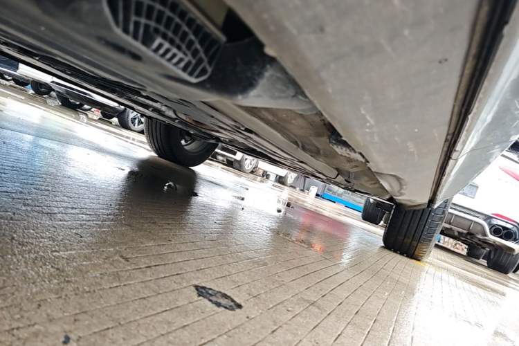 Used Volvo XC60 2022 B5 4x4 Smart Luxury Edition Chassis Rear Right