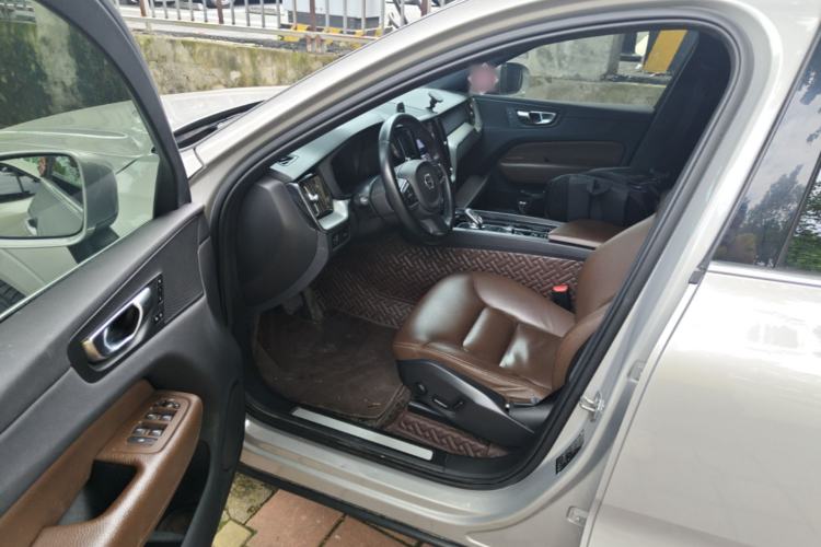 Used Volvo XC60 2022 B5 4x4 Zhiyi Luxury Edition Driver Seat