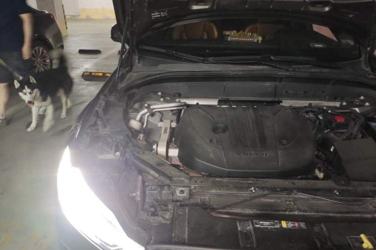 Used Volvo XC60 2022 B5 4x4 Smart Luxury Edition Engine Bay Right