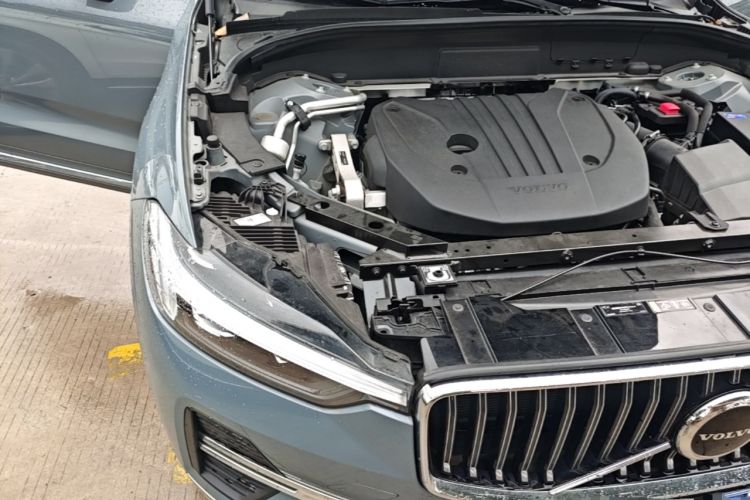 Used Volvo XC60 2022 B5 4x4 Smart Luxury Edition Engine Bay Right