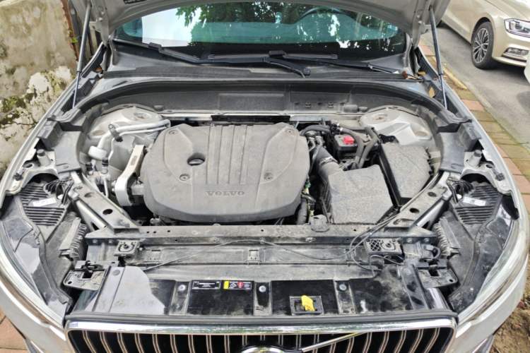 Used Volvo XC60 2022 B5 4x4 Zhiyi Luxury Edition Engine Bay