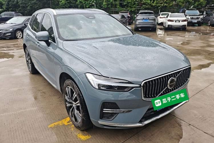 Used Volvo XC60 2022 B5 4x4 Smart Luxury Edition Front Right 45 Deg