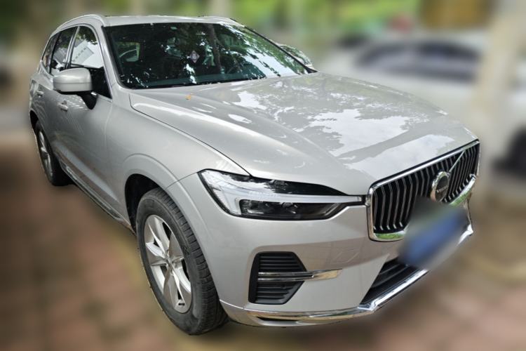 Used Volvo XC60 2022 B5 4x4 Zhiyi Luxury Edition Front Right 45 Deg