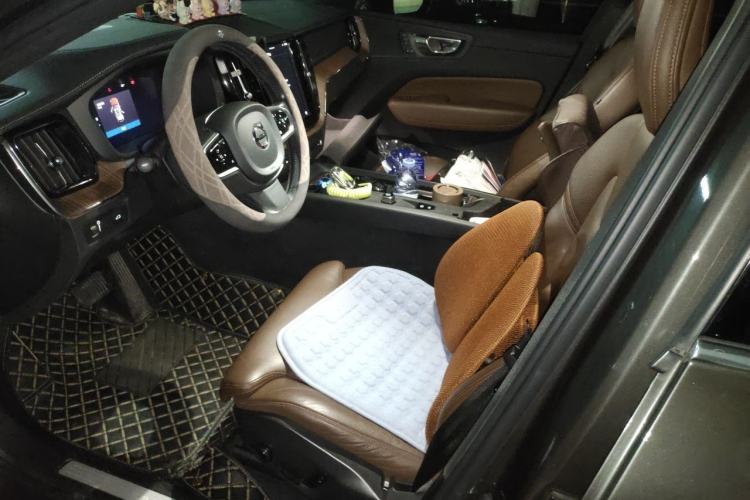 Used Volvo XC60 2022 B5 4x4 Smart Luxury Edition Left Front Seat