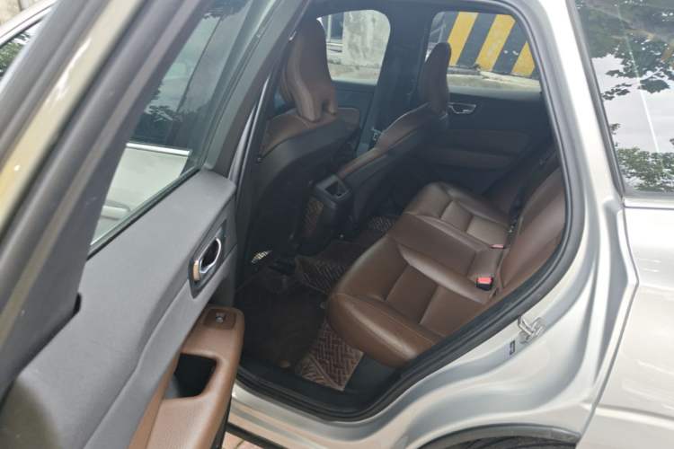 Used Volvo XC60 2022 B5 4x4 Zhiyi Luxury Edition Left Rear Seat