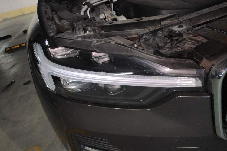 Used Volvo XC60 2022 B5 4x4 Smart Luxury Edition Right Front Headlight