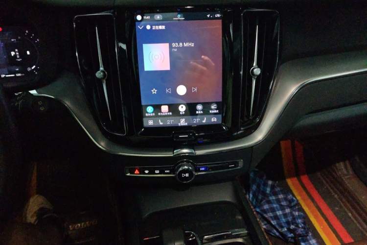 Used Volvo XC60 2022 B5 4x4 Zhiyi Luxury Edition Audio And AC Panel