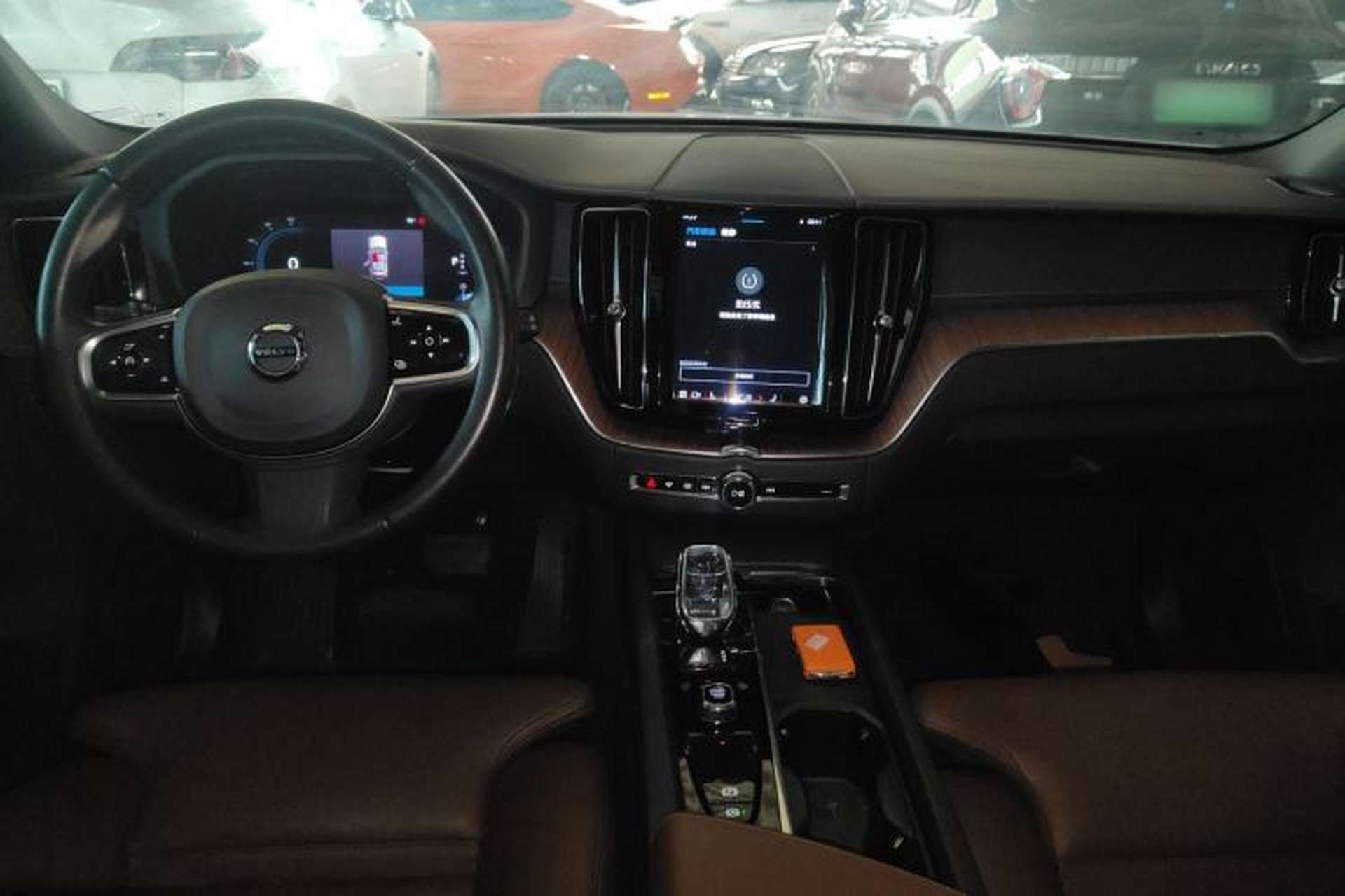 Used Volvo XC60 2022 B5 4x4 Smart Luxury Edition Center Console