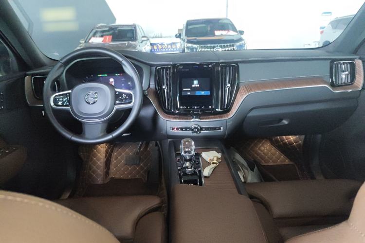 Used Volvo XC60 2022 B5 4x4 Zhiya Luxury Edition Center Console