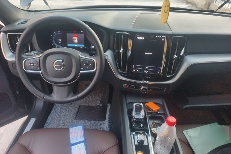 Used Volvo XC60 2022 B5 4x4 Zhiyi Luxury Edition Center Console