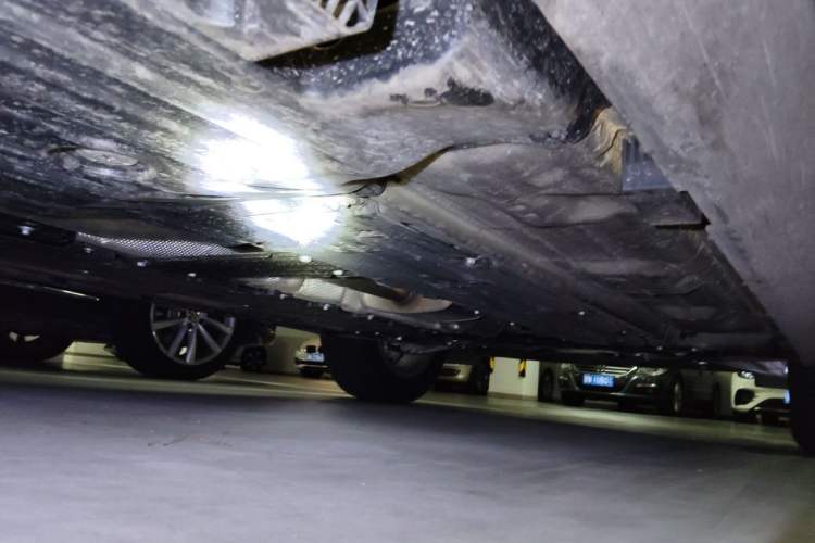 Used Volvo XC60 2022 B5 4x4 Zhiyi Luxury Edition Chassis Rear Right
