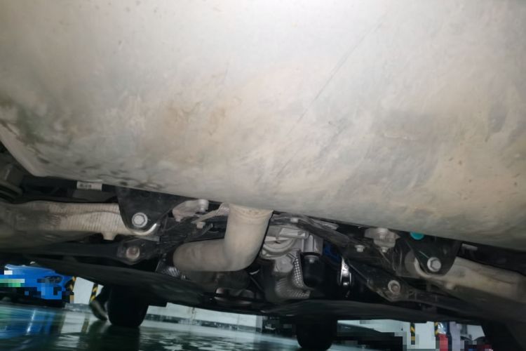 Used Volvo XC60 2022 B5 4x4 Zhiyi Luxury Edition Chassis Rear