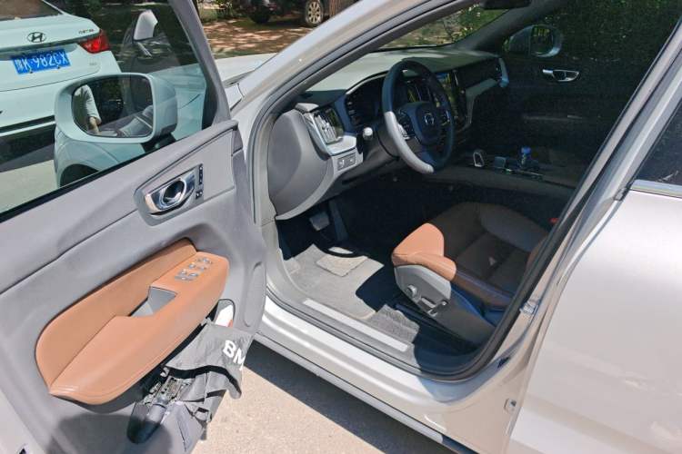 Used Volvo XC60 2022 B5 4x4 Zhiyi Luxury Edition Driver Seat