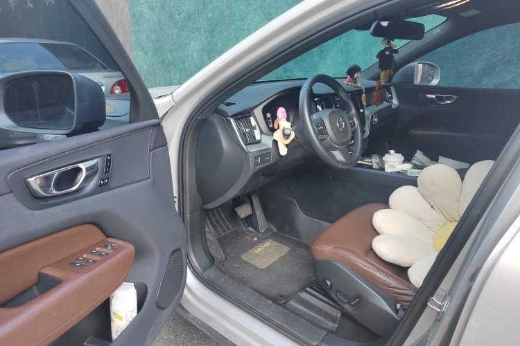 Used Volvo XC60 2022 B5 4x4 Zhiyi Luxury Edition Driver Seat