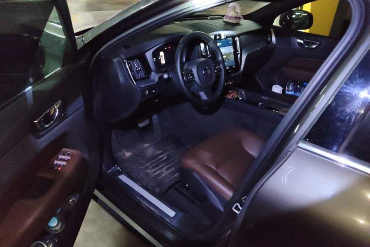 Used Volvo XC60 2022 B5 4x4 Zhiyi Luxury Edition Driver Seat