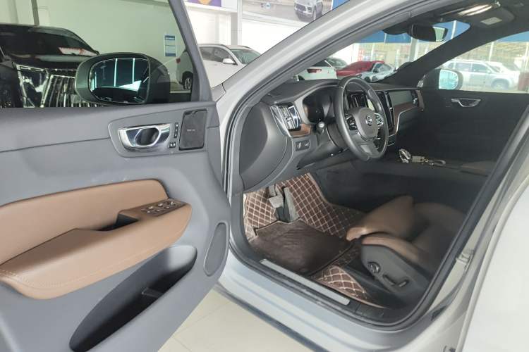 Used Volvo XC60 2022 B5 4x4 Zhiya Luxury Edition Driver Seat