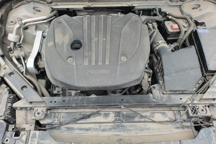 Used Volvo XC60 2022 B5 4x4 Smart Luxury Edition Engine Bay