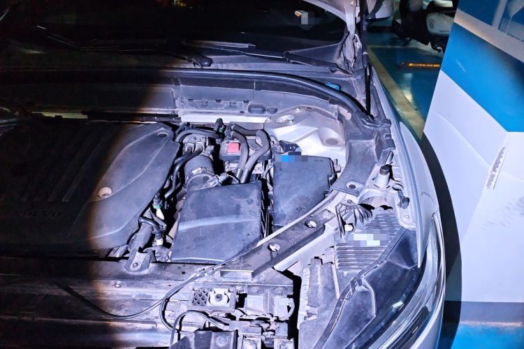 Used Volvo XC60 2022 B5 4x4 Zhiyi Luxury Edition Engine Bay Left