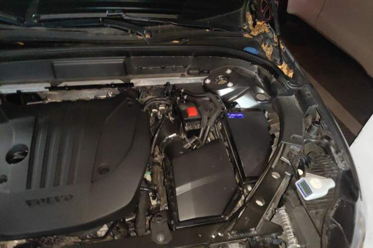 Used Volvo XC60 2022 B5 4x4 Zhiyi Sport Edition Engine Bay Left