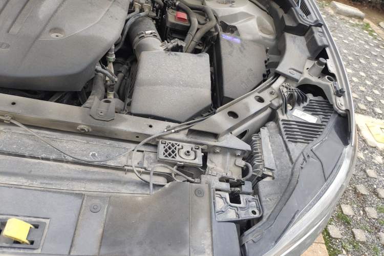 Used Volvo XC60 2022 B5 4x4 Zhiyi Luxury Edition Engine Bay Left